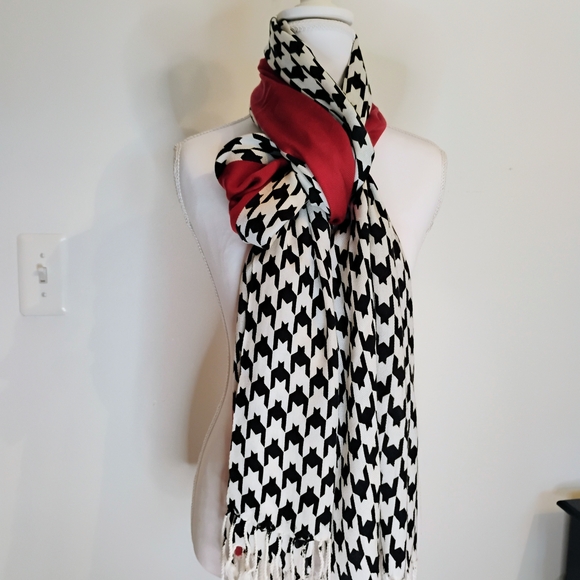 London Fog Red and Black Houndstooth Scarf and Gloves Set - Picture 13 of 17